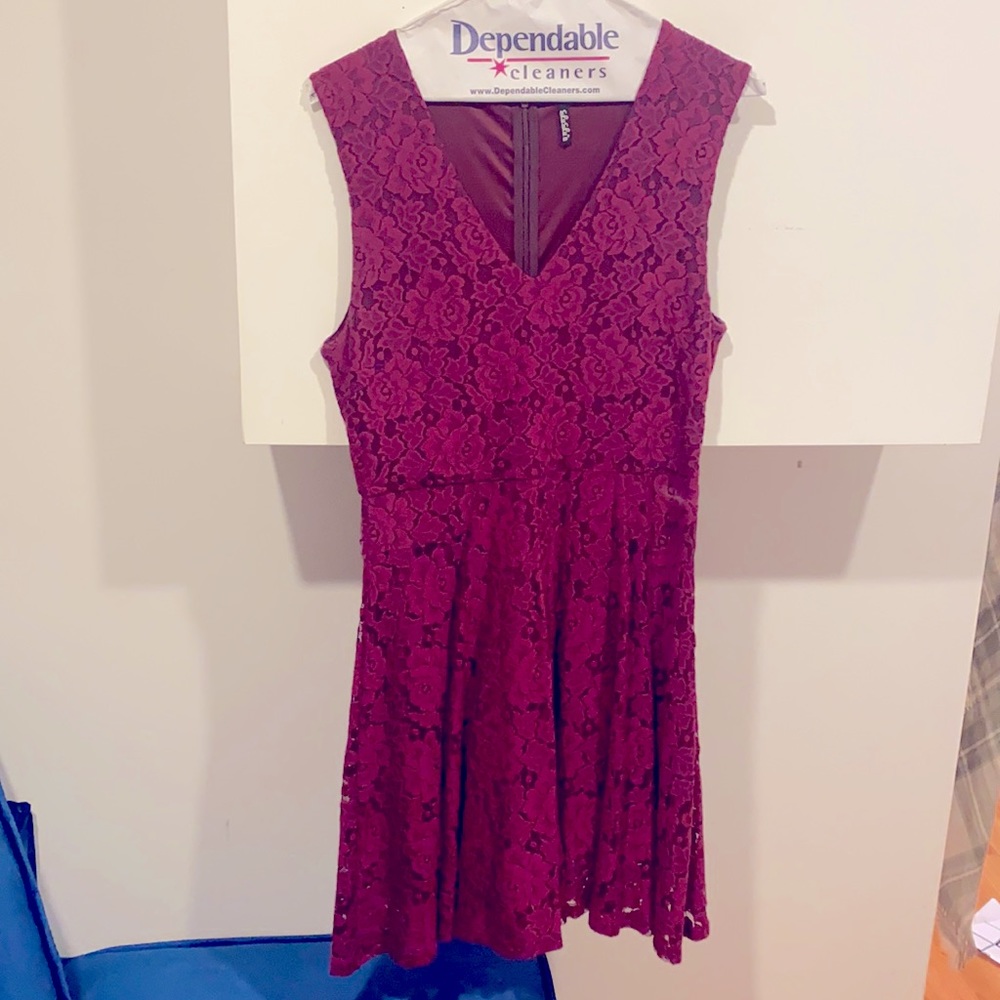 Lulus burgundy cocktail dress